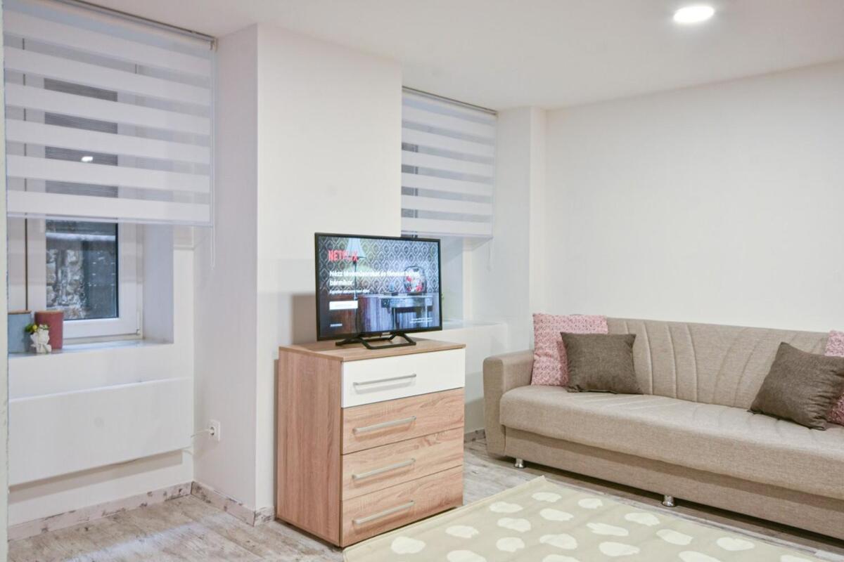 Madman's Labyrinth By Nw Apartment Budapest