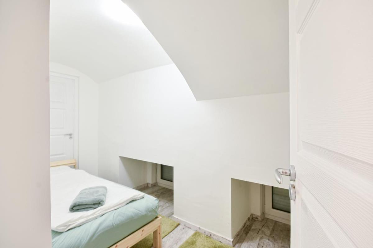 Apartment Madman's Labyrinth By Nw Budapest